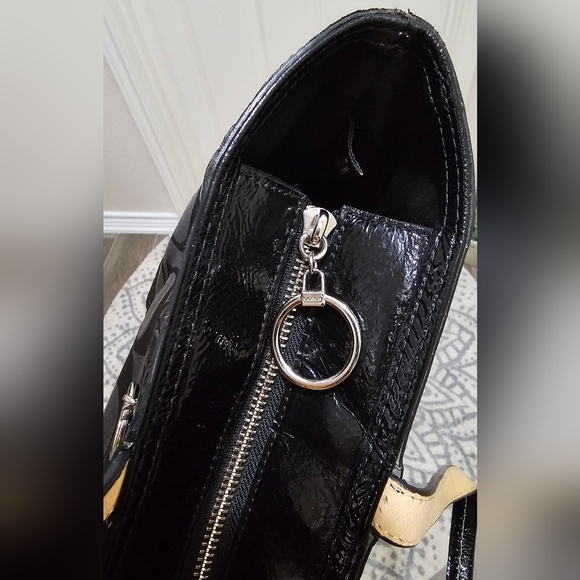 Coach Black Quilted Patent Leather Poppy Black Tote EUC - Picture 13 of 16